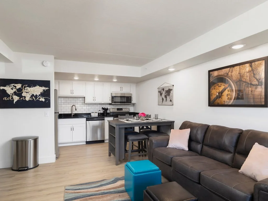 Peaceful Condo Near Convention Center