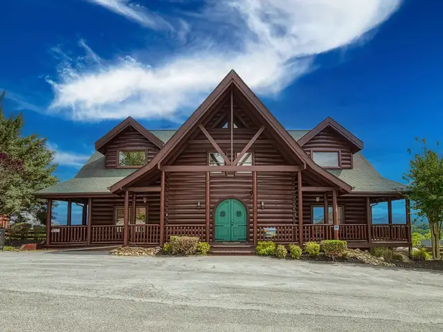 Serenity Mountain Pool Lodge
