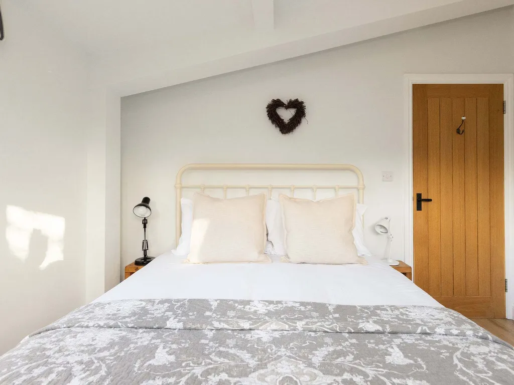 Sidlesham Hideaway, Logburner & Garden