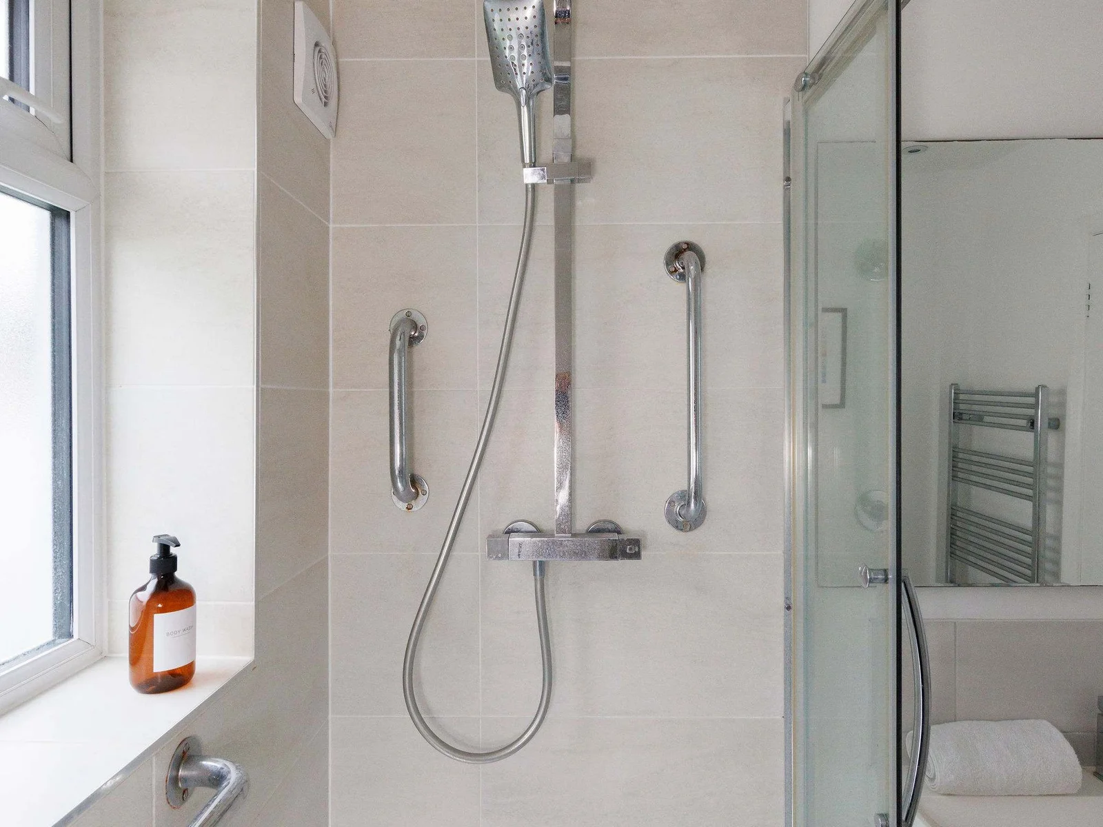 Freshen up after a day at the beach or before heading out in the evening to one of the local restaurants.