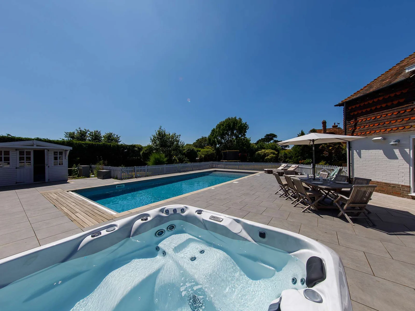 The outdoor hot tub is available all year round for an additional £200!