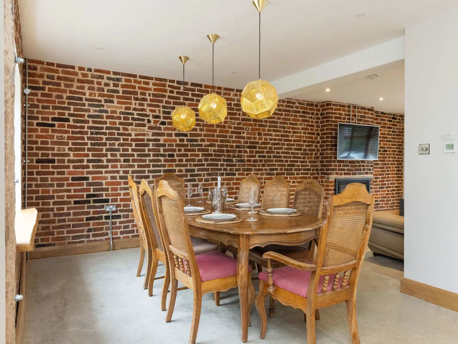 The dining table seats 8 guests, so you can all enjoy meal times together.