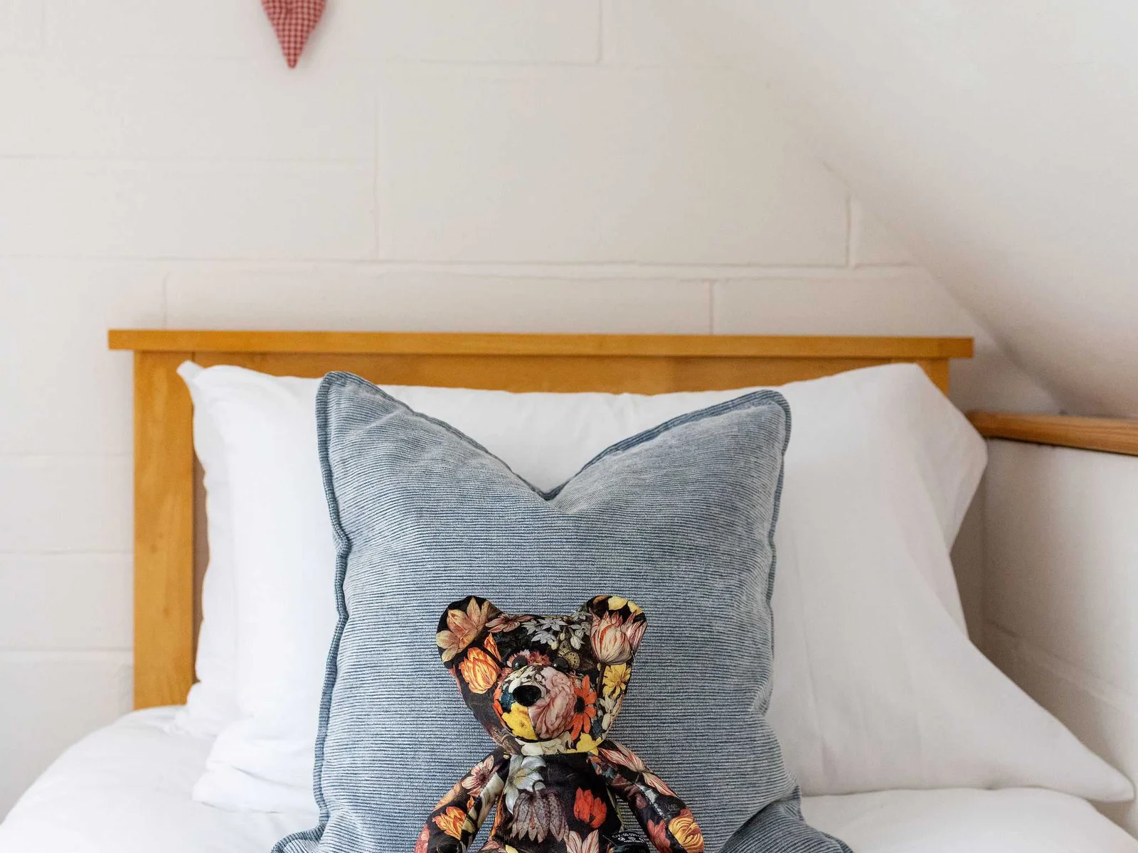 Children will love the cosy mezzanine bedroom with single bed and pull out trundle.