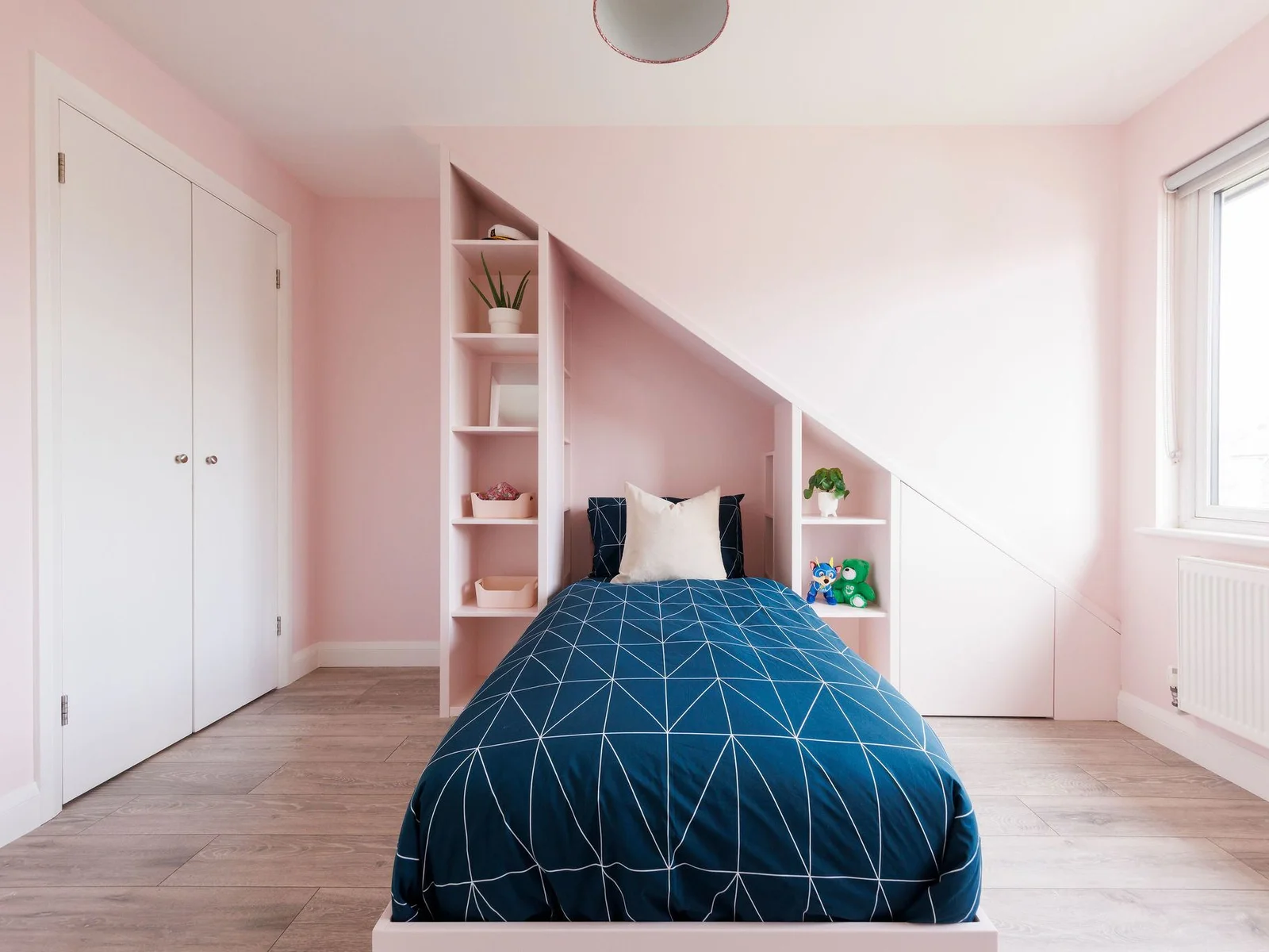 A single bed and a sofa bed, perfect for siblings to share.