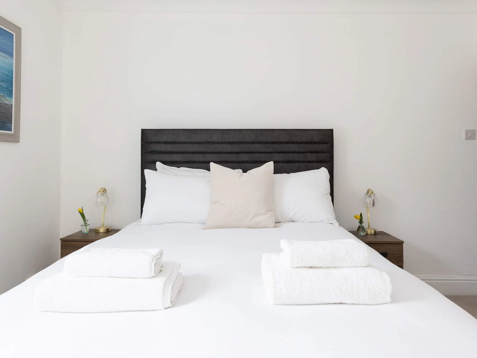 Expect a great night's sleep in the comfy king.