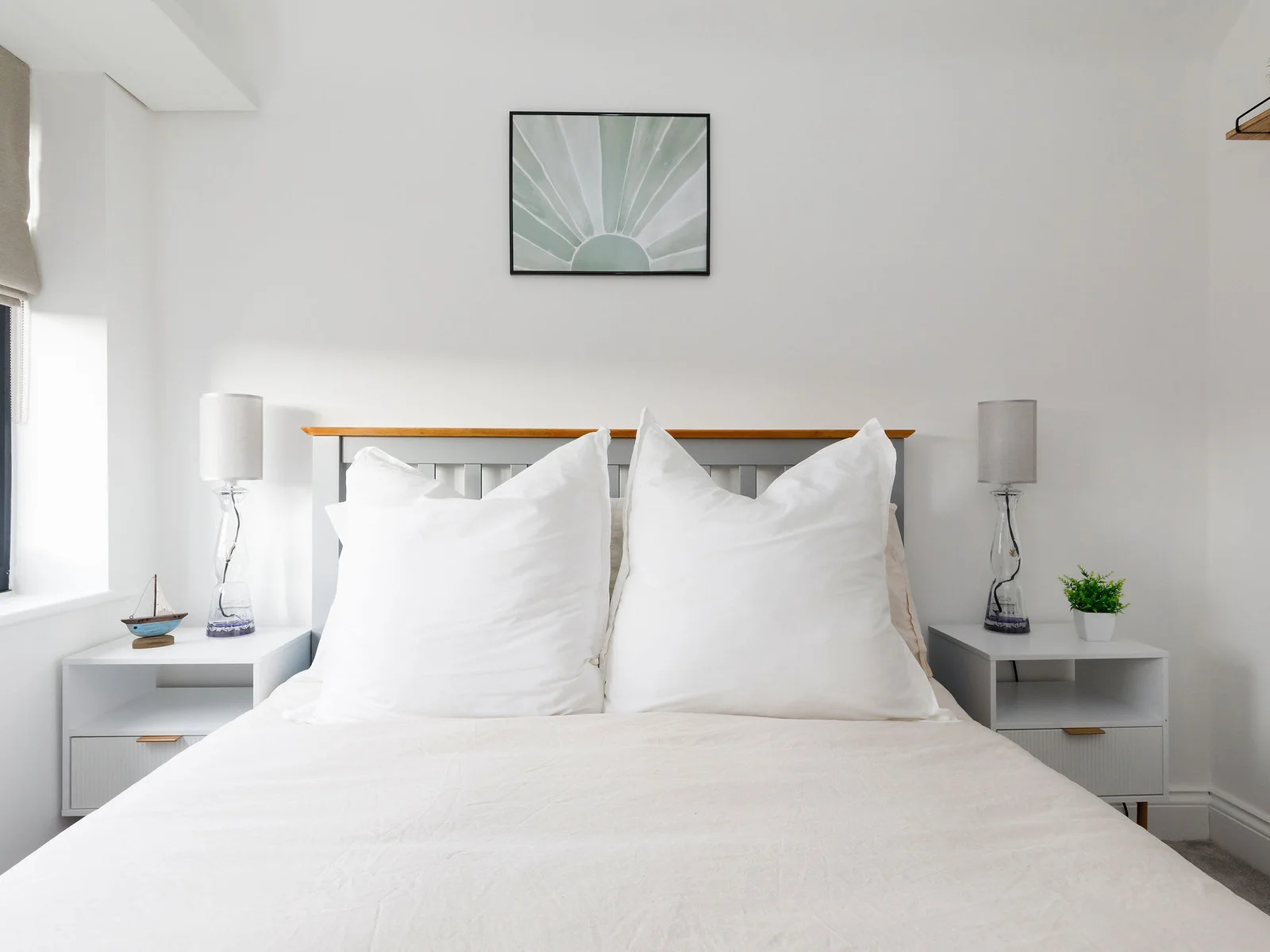 All the bedrooms are tastefully decorated and furnished with quality linen, bedding and sheets.