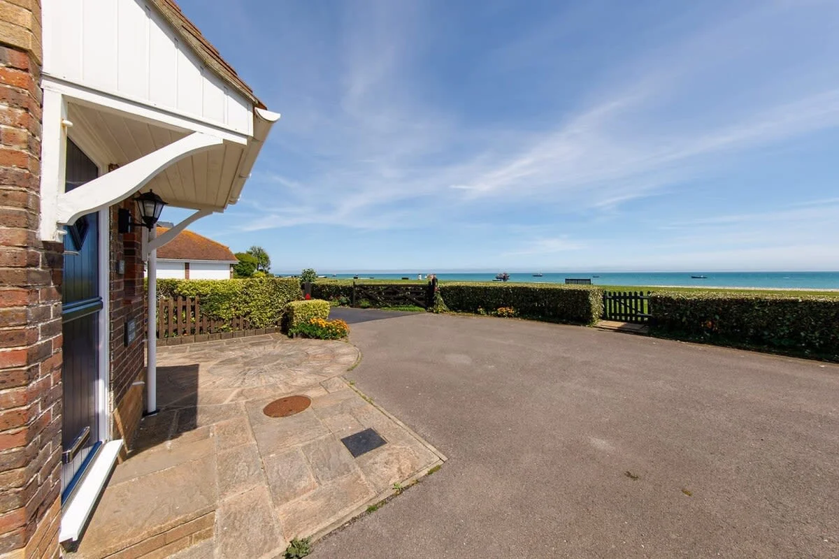 Enjoy uninterrupted sea views.
