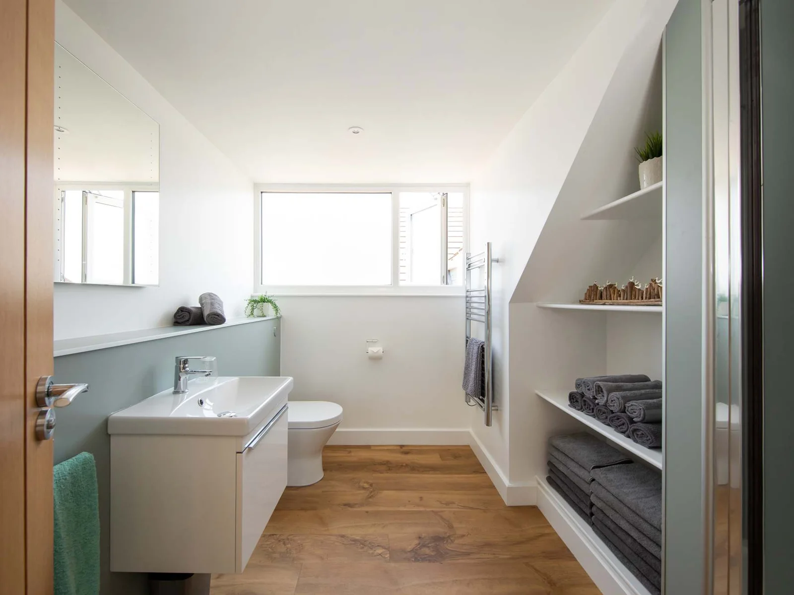 The spacious upstairs bathroom
