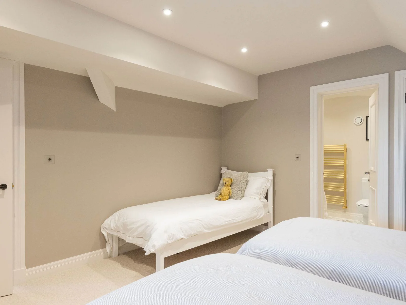 Cosy corner bed – ideal for younger guests