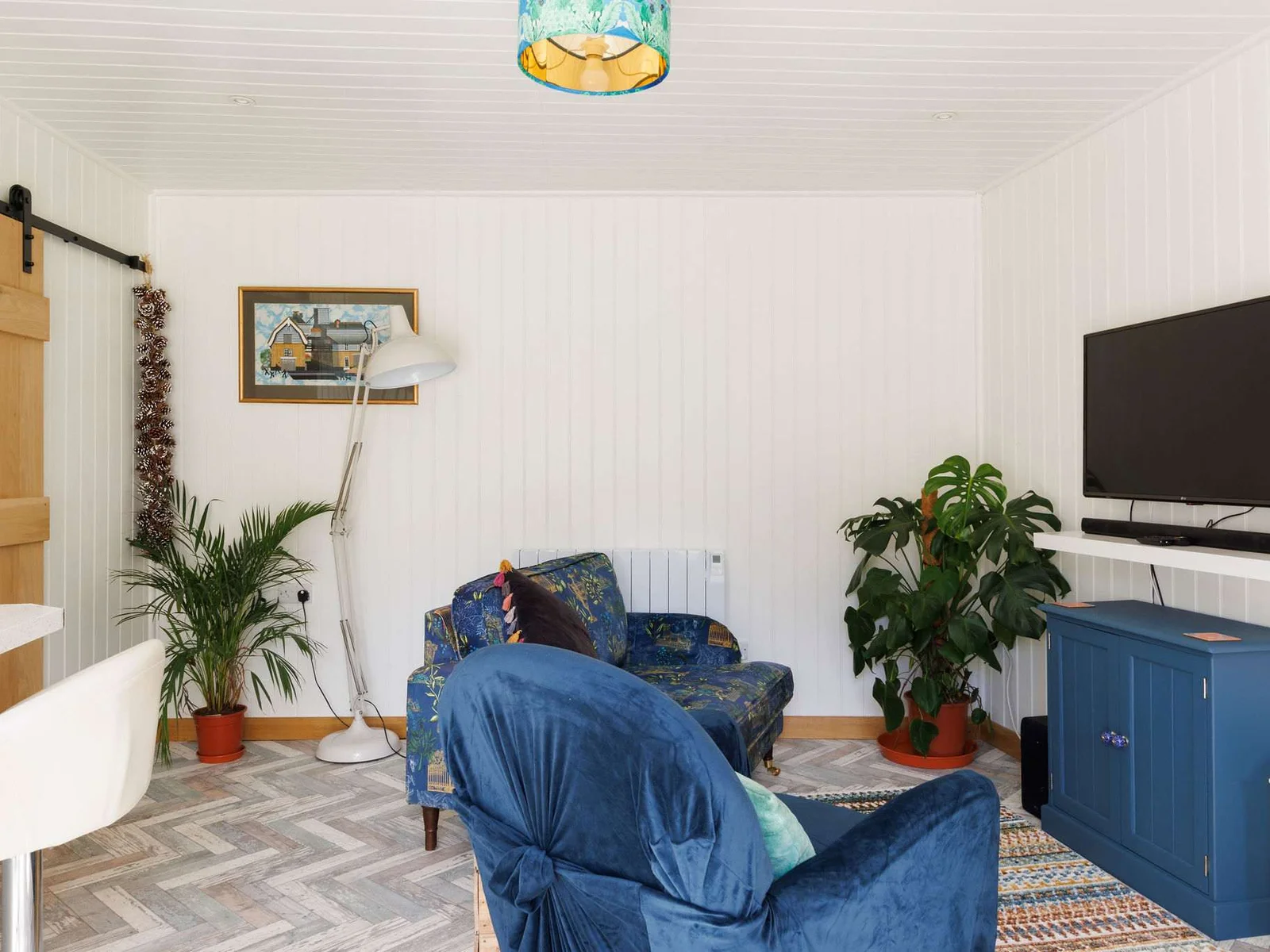 Relax in the evenings and enjoy a film on the Smart TV or catch up on some work at the desk.
