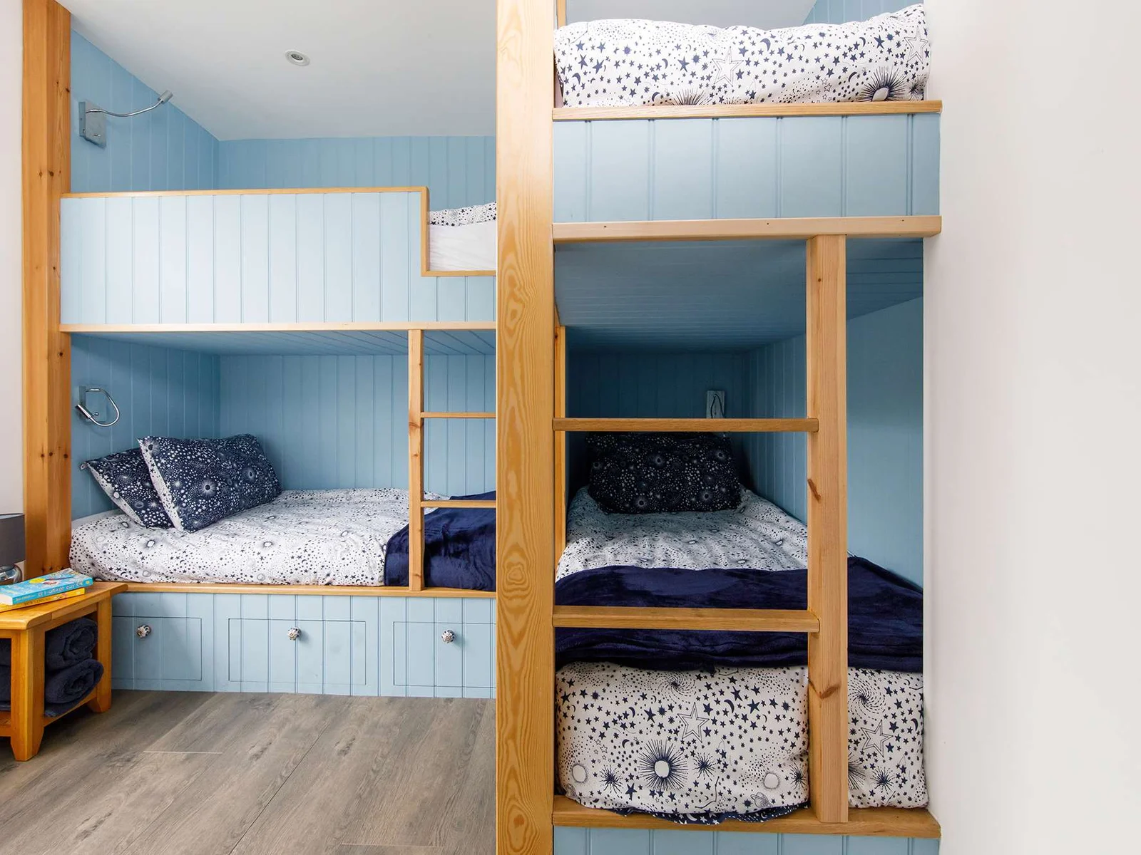 A delightful double bunk room that nicely assists 4 guests.