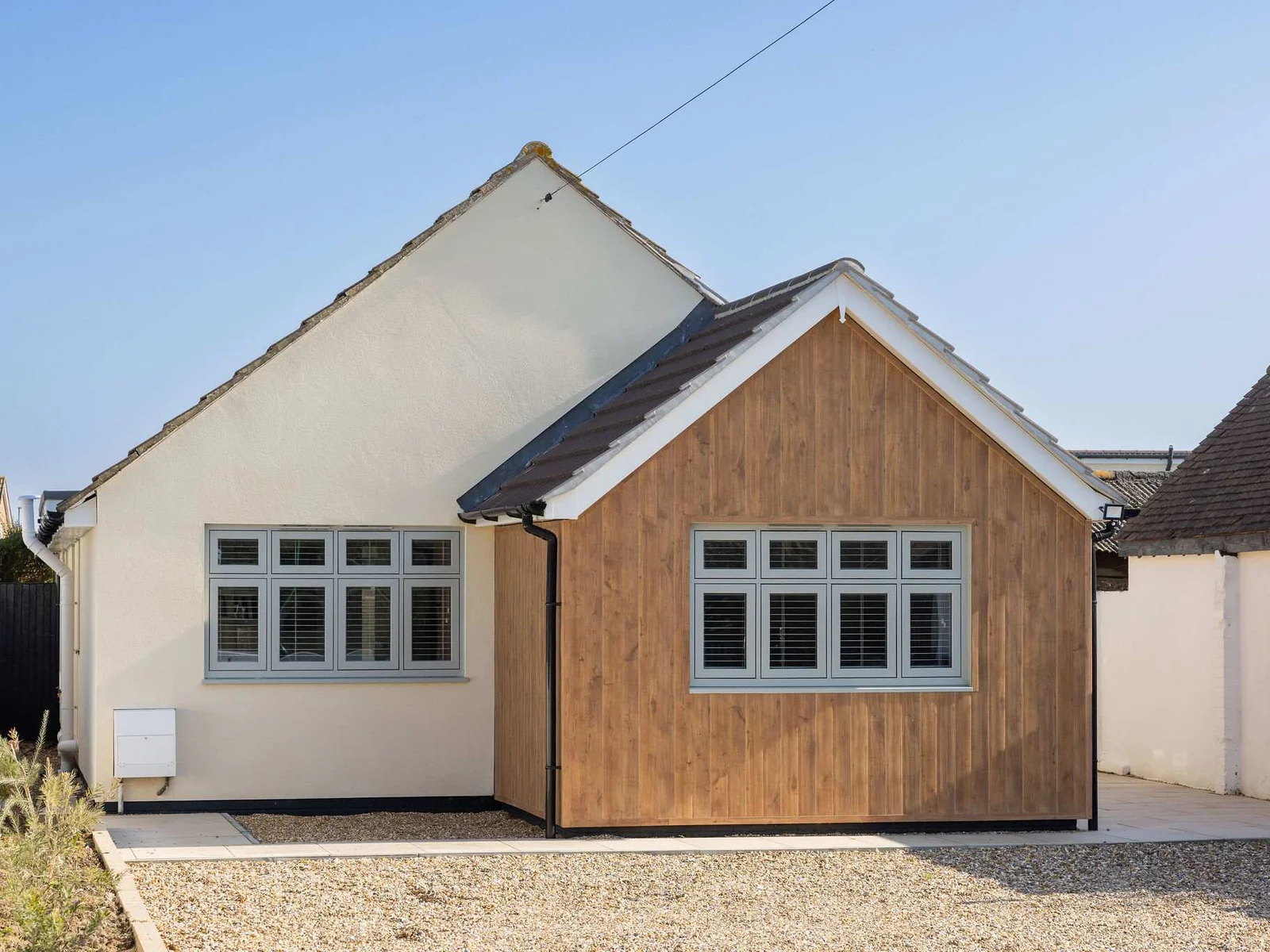 Contemporary coastal property offering comfort, space, and a perfect base for exploring the area.