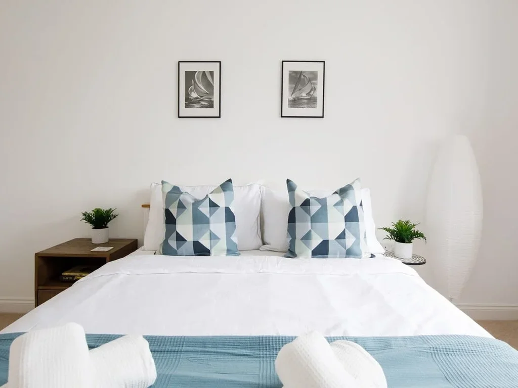 Modern & stylish seaside family home