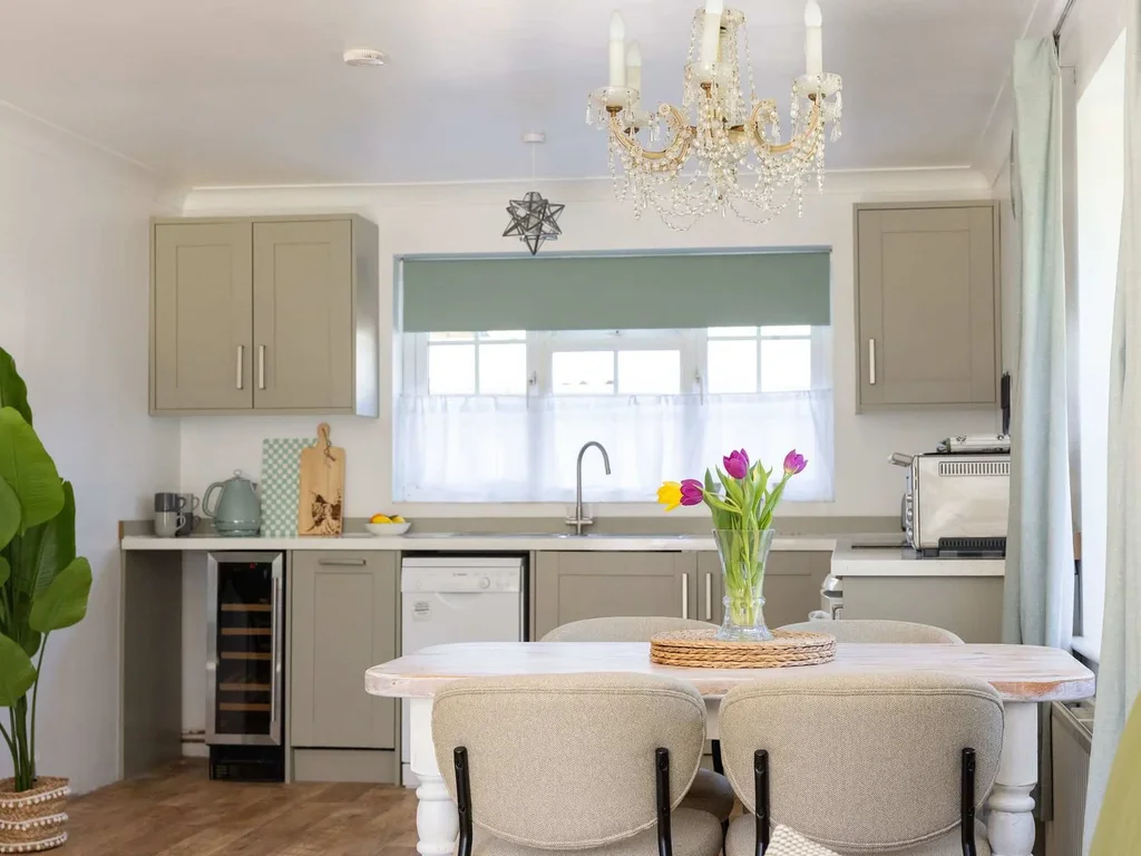 Stylish One Bed Annexe Near Marina and Beaches