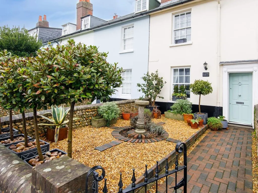 Beautiful Georgian Home in Heart of City