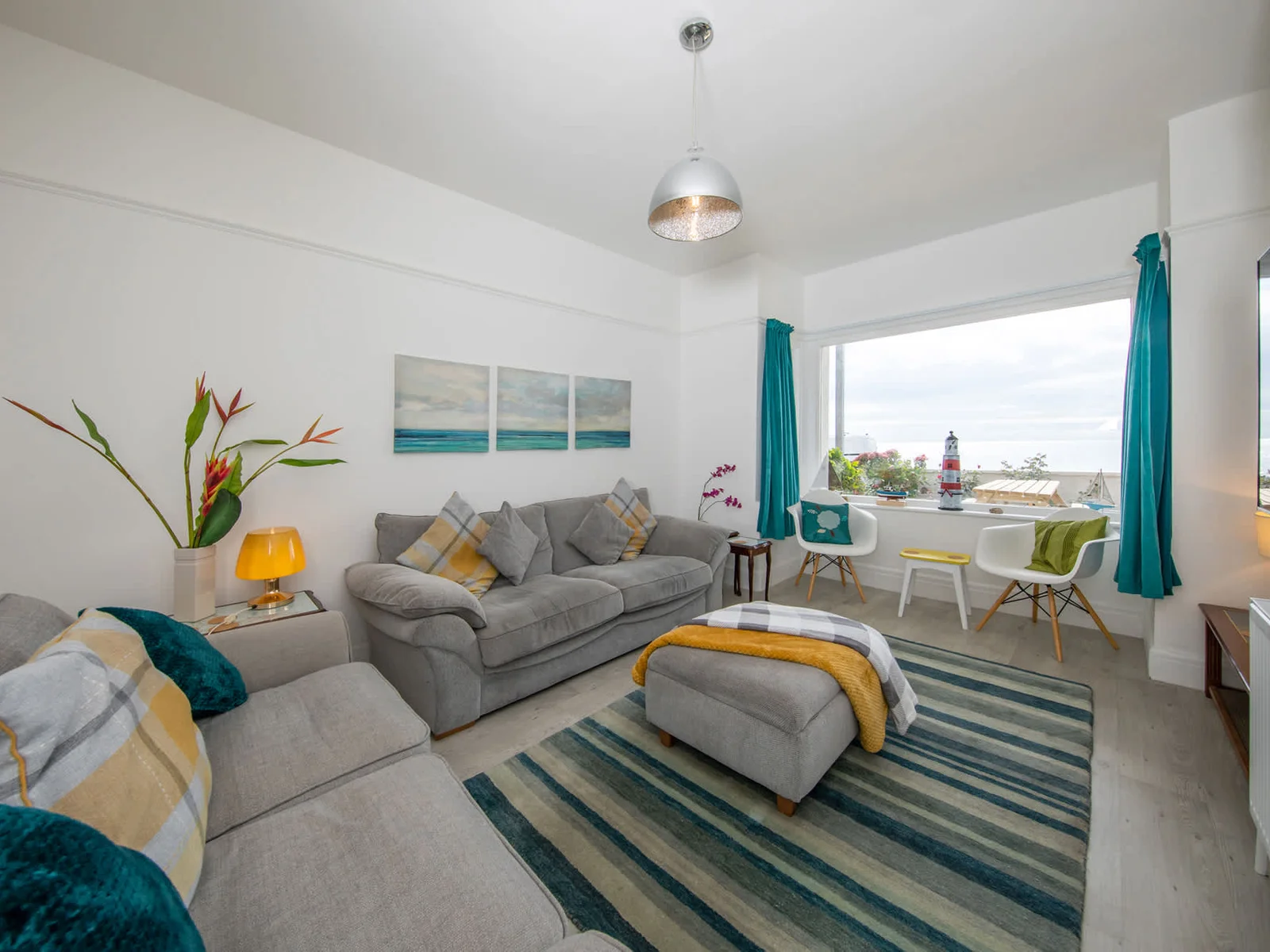 Sink into the soft plush sofas while you catch up on your favourite shows on the wall mounted Smart TV