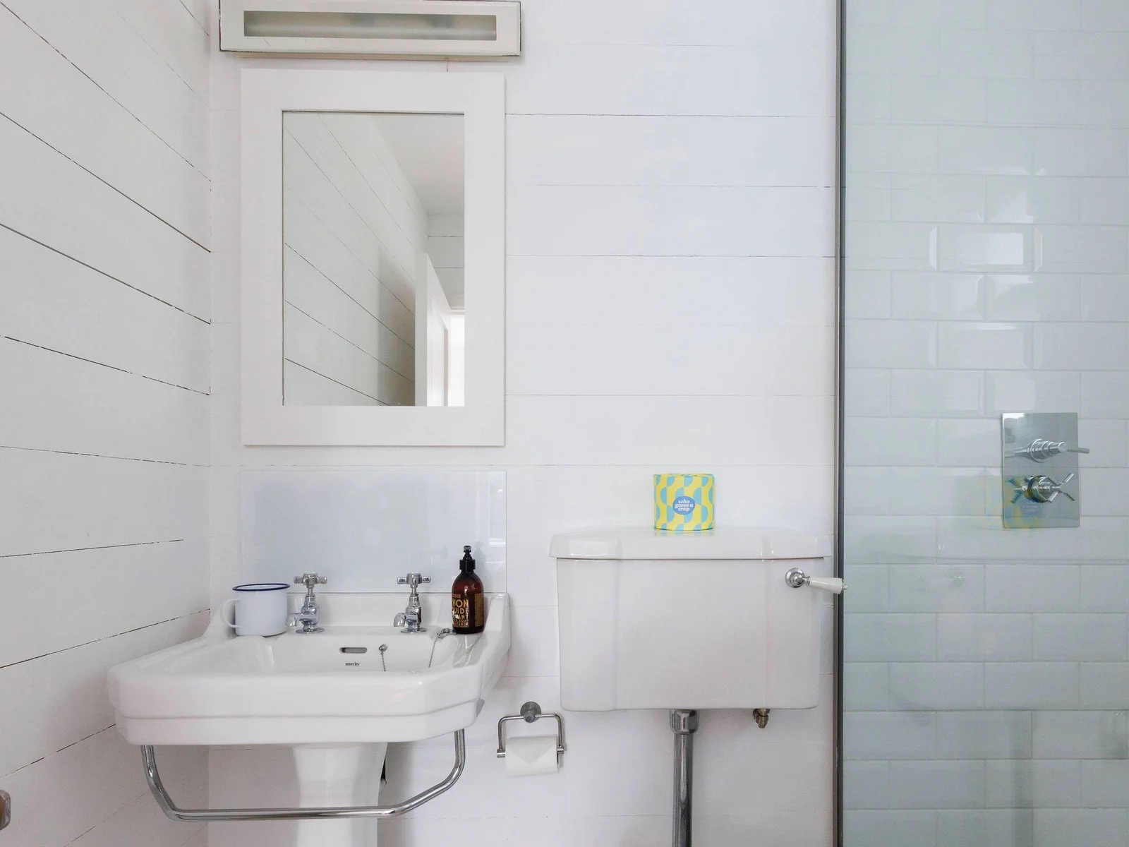 The en suite to bedroom 1