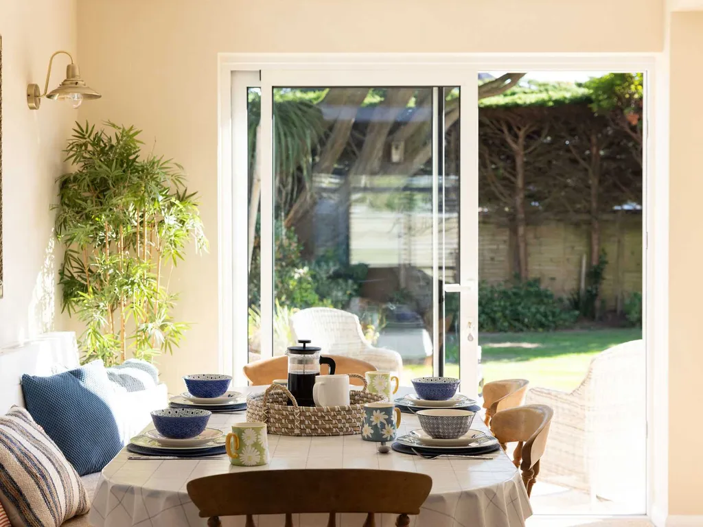 Coastal Comfort for 6, Felpham Beach