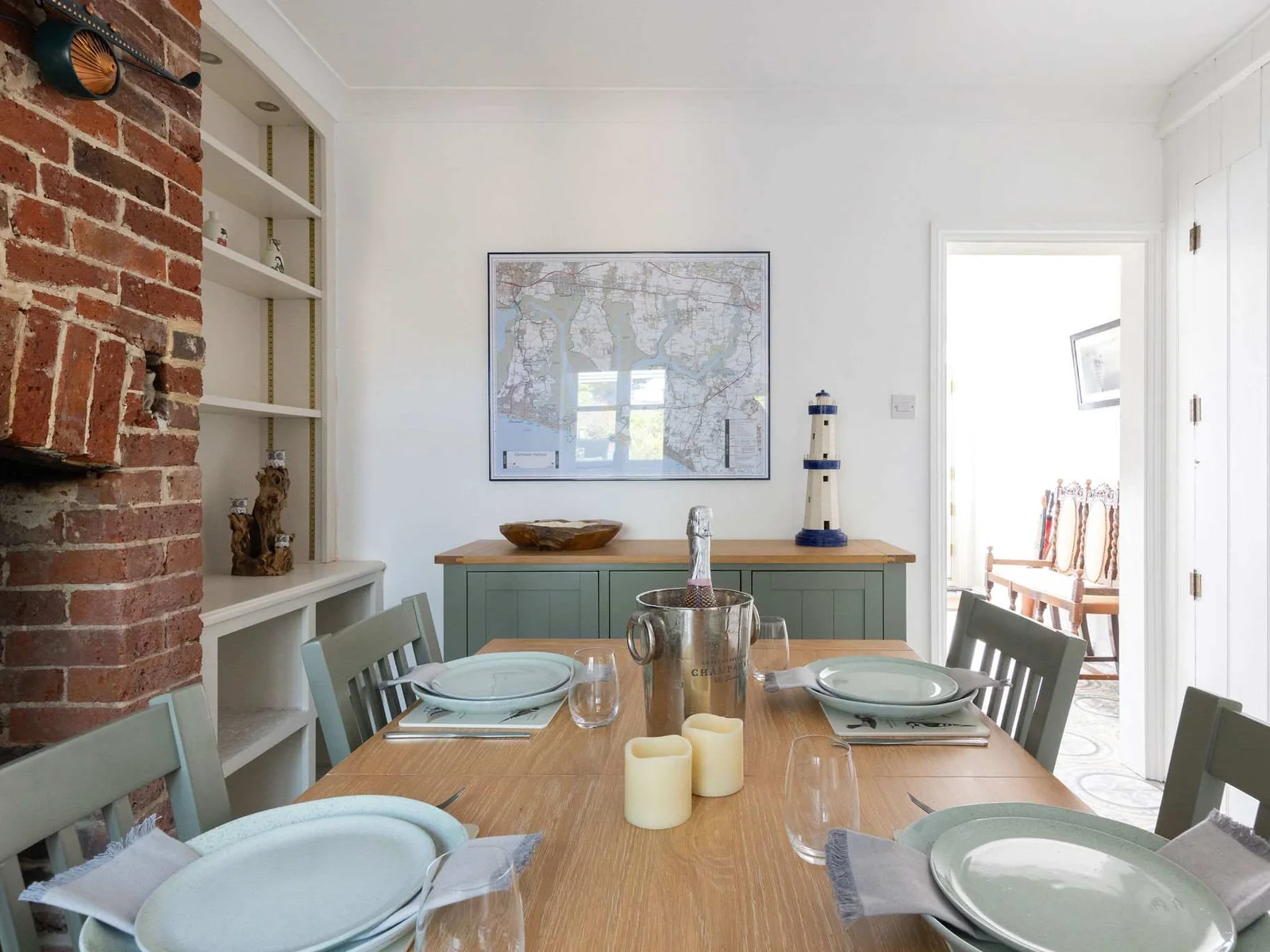 Perfect for quick breakfasts or long, leisurely evening meals.