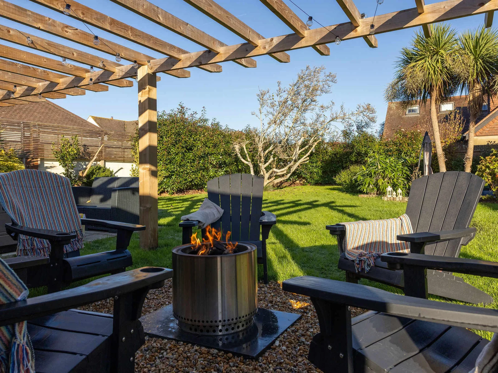 Relax with friends in this wonderful spot