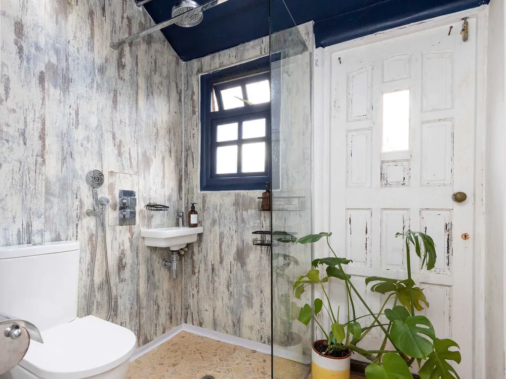 Rural House with Swimming Pool and Gardens