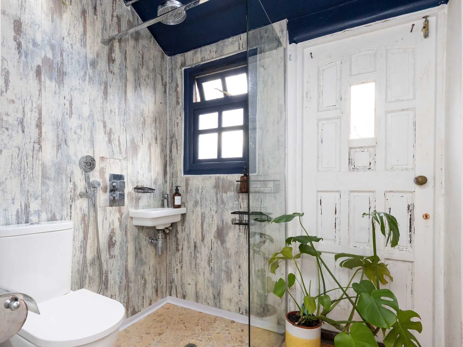 Ground-floor walk-in shower room
