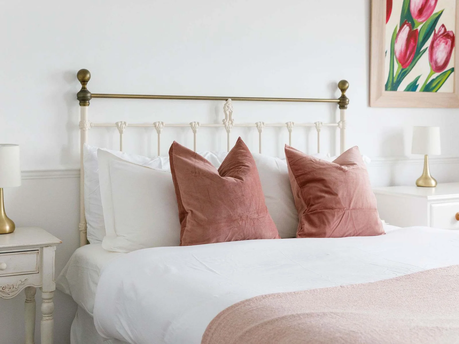 The master bedroom has a comfy king sized bed, sea views and a shower ensuite.