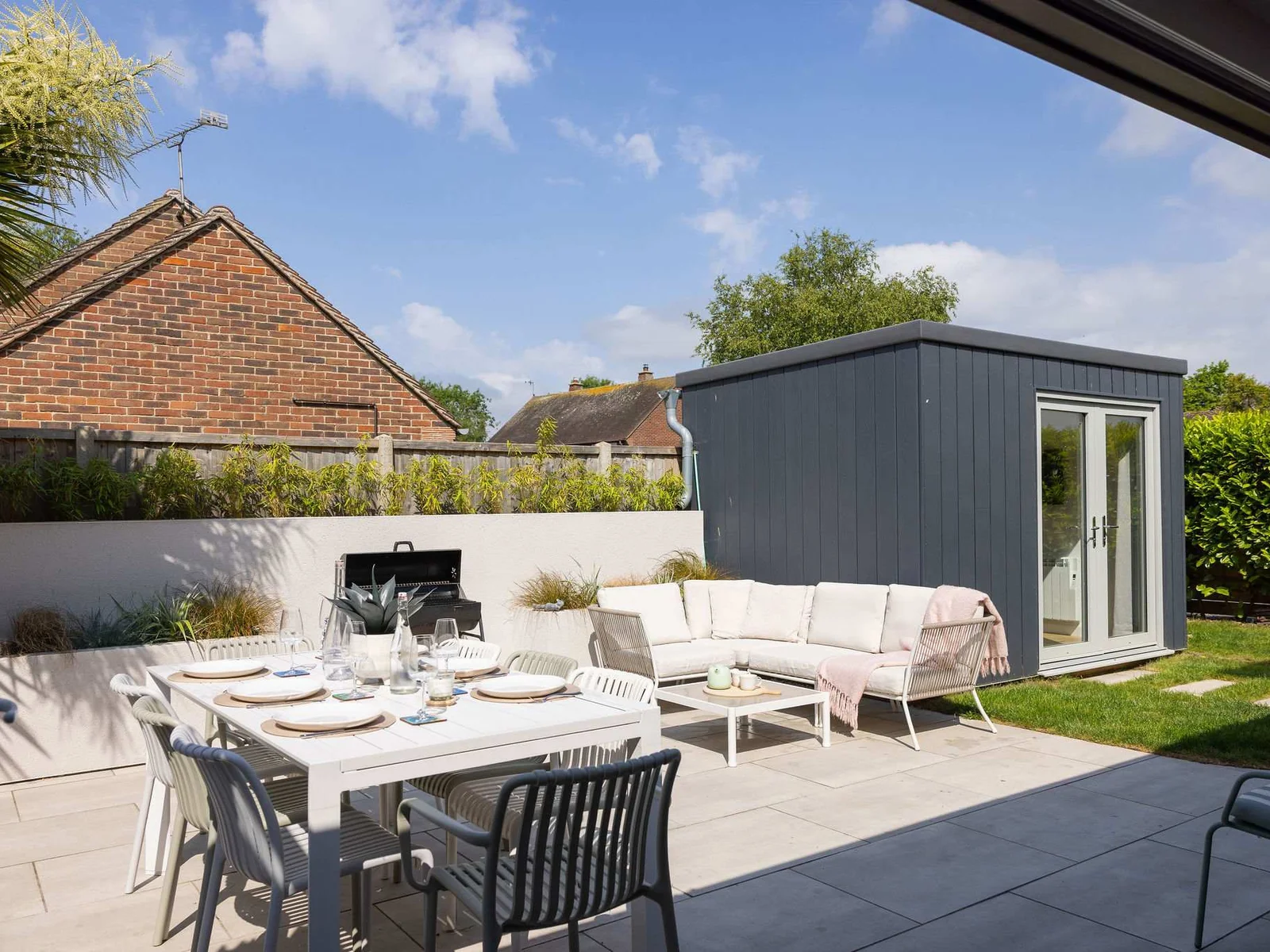 Outside there is a great entertaining space