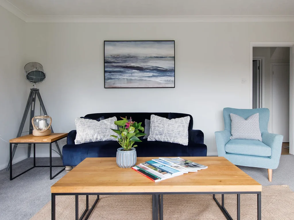 Coastal Retreat for 8 with Hot Tub – Walk to Beach