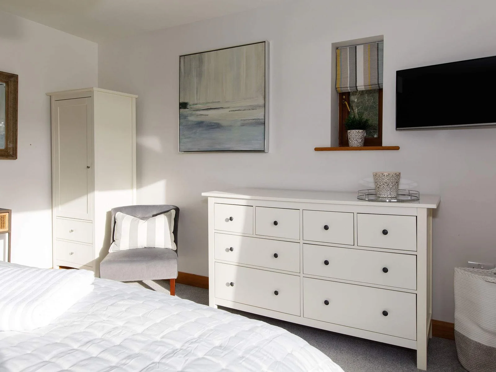 There is plenty of storage space for your belongings.