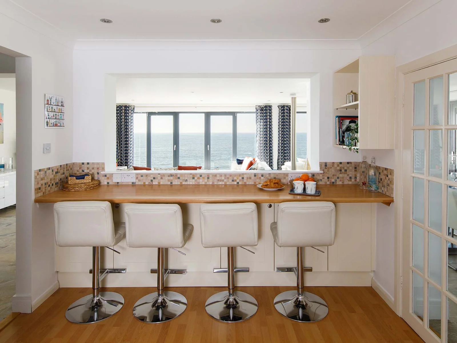 A breakfast bar with a view!