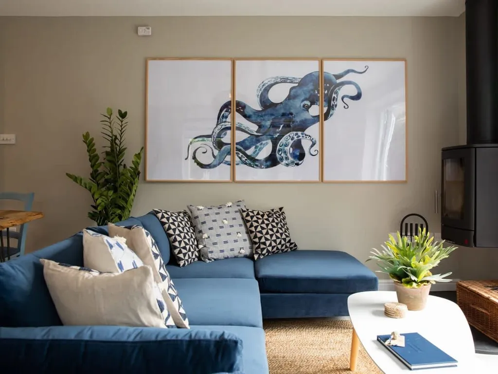 Pretty Coastal Annexe Close to Village and Quay