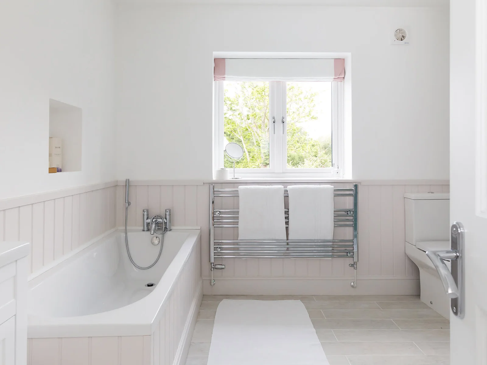 Bedroom 3's En Suite