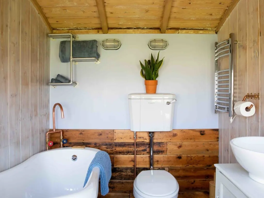 Unique & Comfy Remodelled Railway Carriage