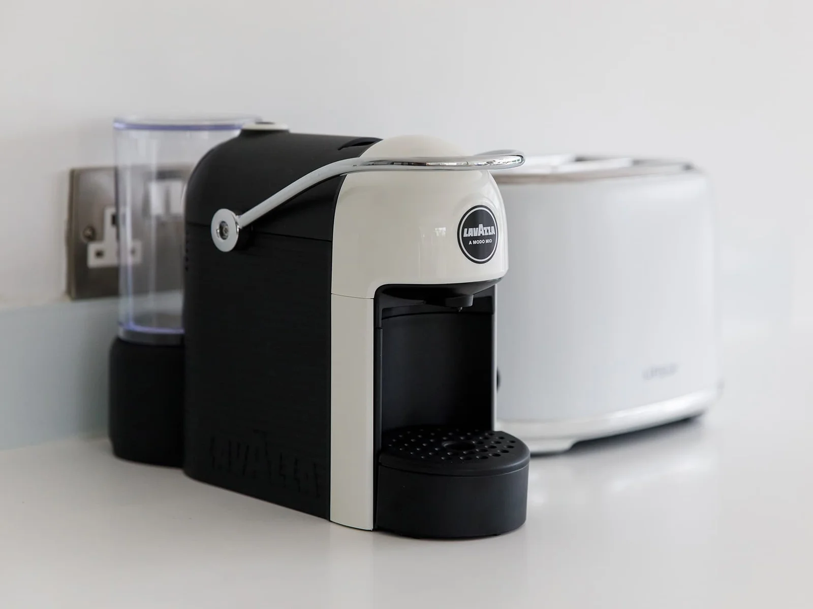 Enjoy a morning coffee with this Lavazza coffee machine.