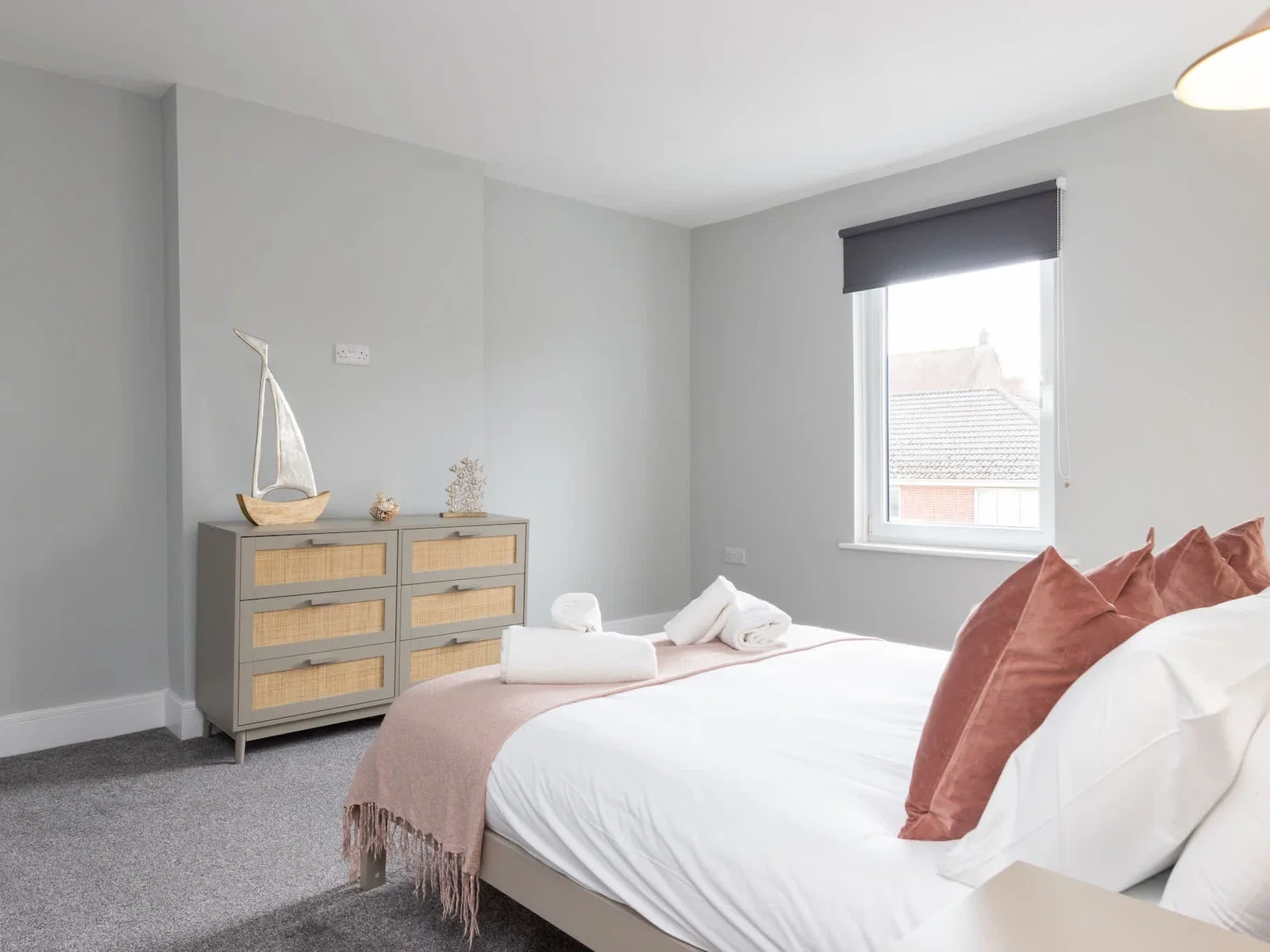 A warm and inviting bedroom