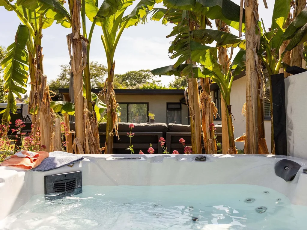 Scandi-Style Birdham Retreat with Hot Tub & Garden