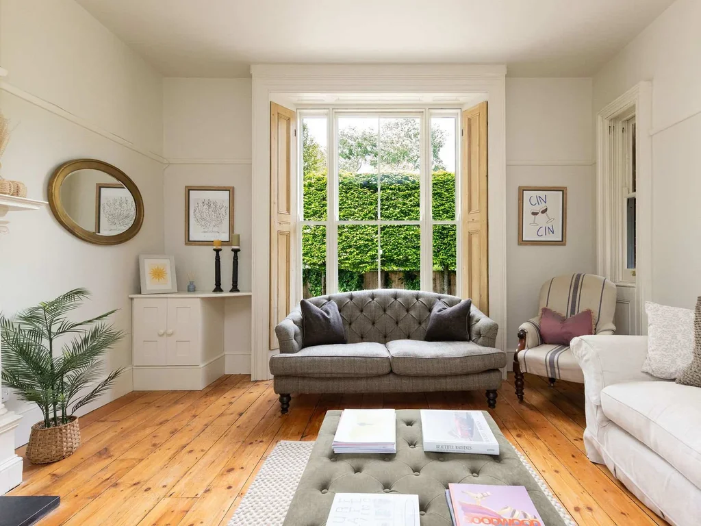Victorian House, Sleeps 14, Pool and Gardens