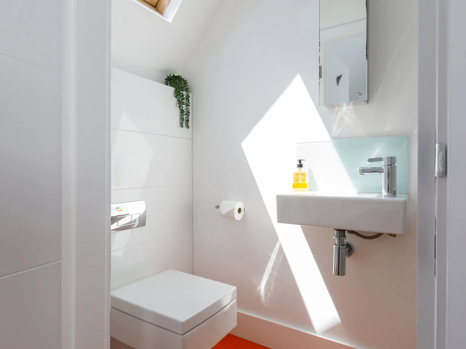 The light and airy master en suite