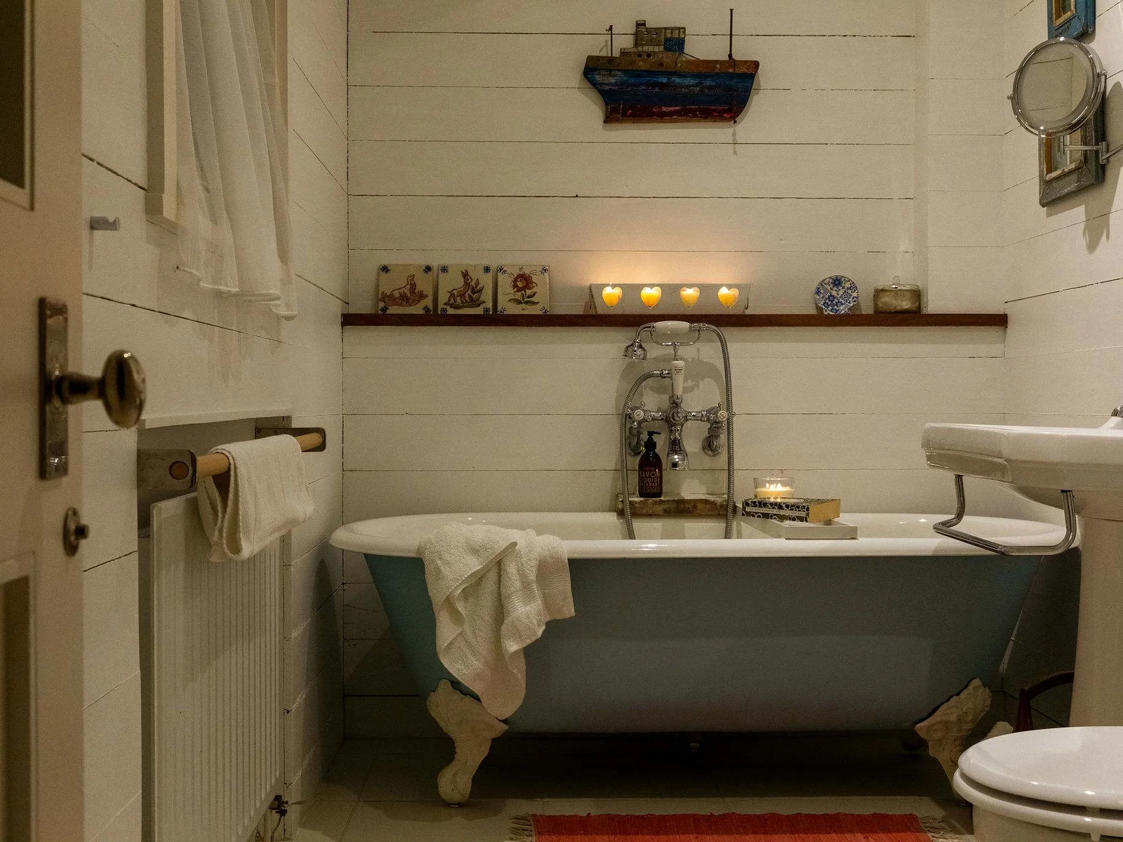 Unwind in the evenings with a luxurious roll top bath and good book.