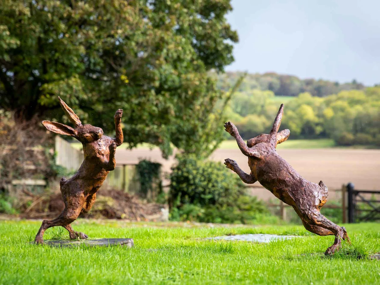 We love this "boxing hares" sculpture
