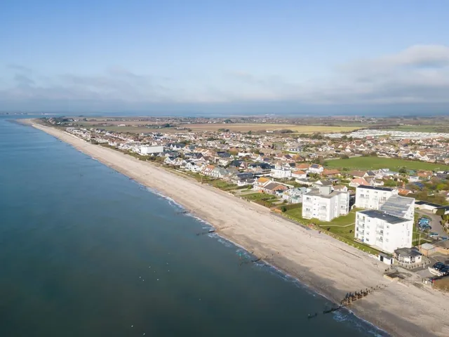 Two Bed Seafront Escape in East Wittering