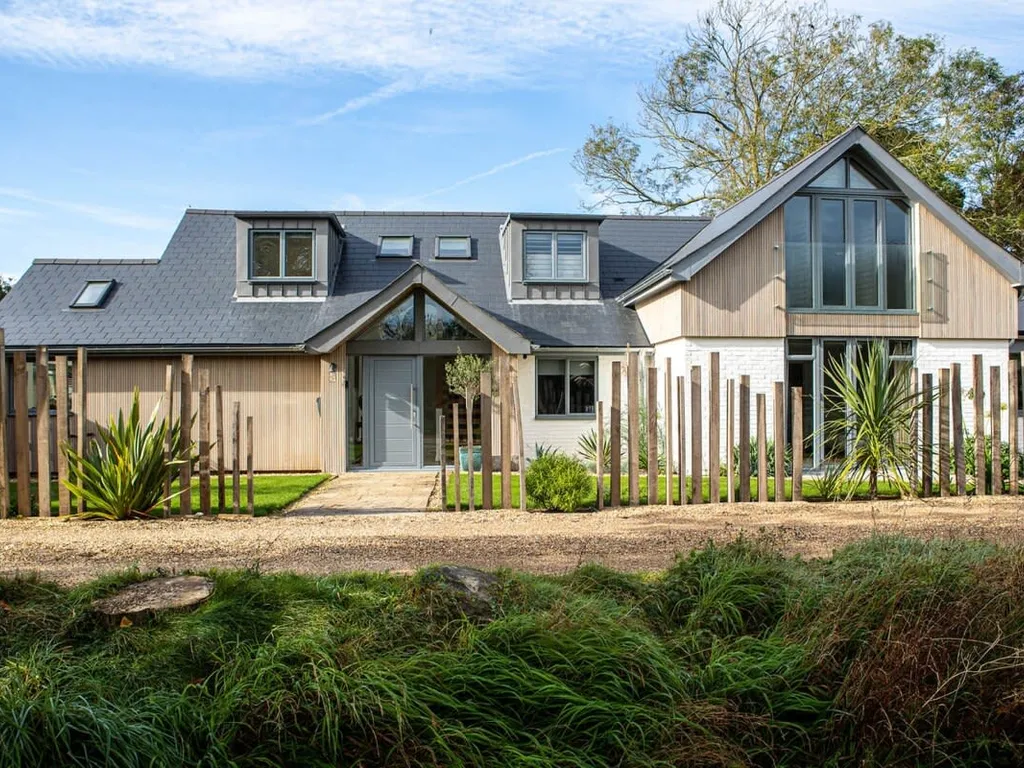 The Salt House – Luxury Home with Pool & Hot Tub