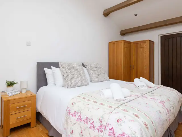 Buttercup – Super King Ensuite Room in Sidlesham