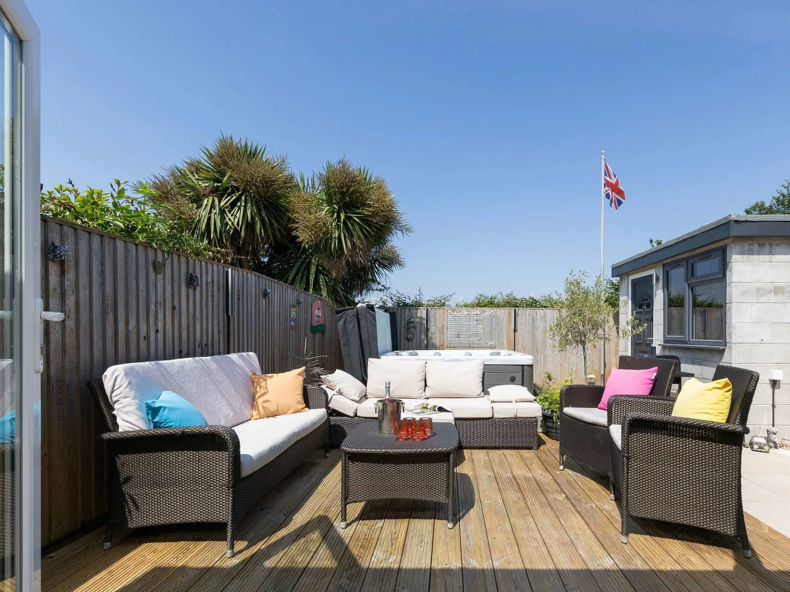 Outdoor lounge area – perfect for relaxing