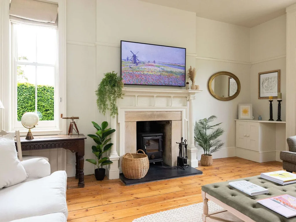 Victorian House, Sleeps 14, Pool and Gardens