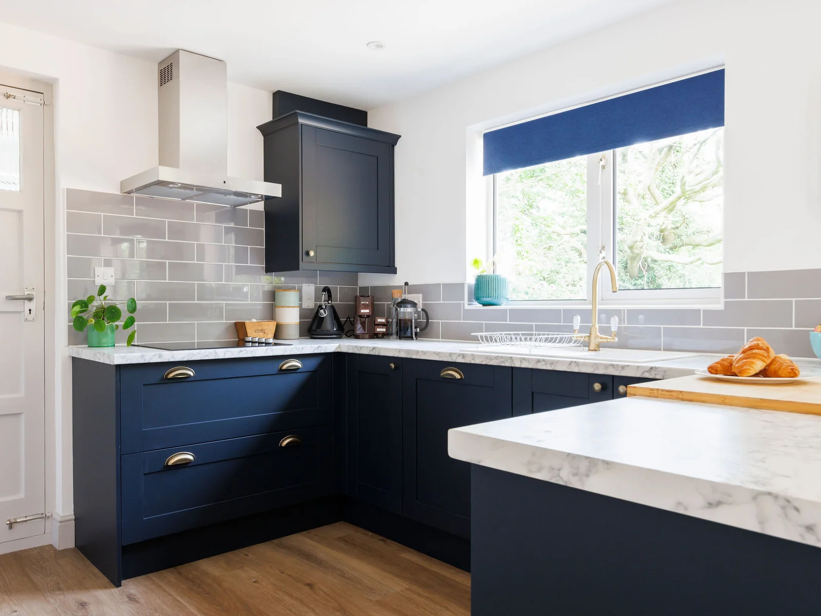 Prepare favourite family dishes in the stylish, fully equipped kitchen.