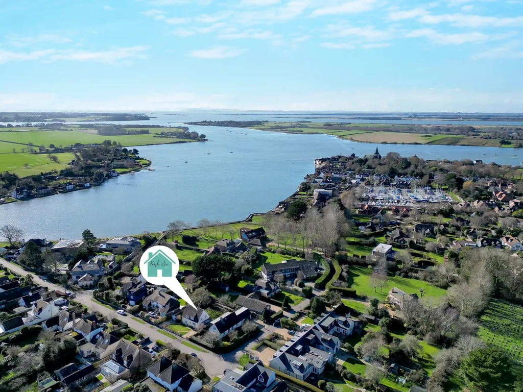 Coastal Retreat in Picturesque Bosham