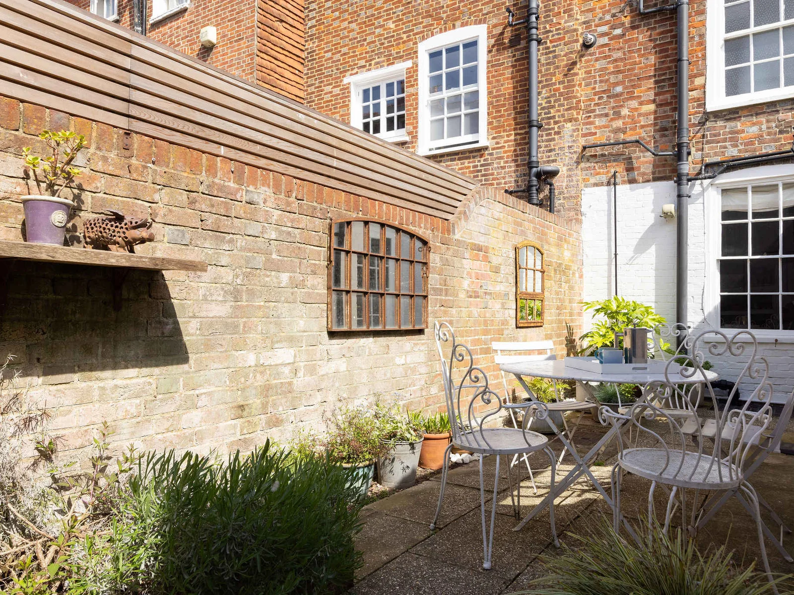 Outdoor dining space for relaxed al fresco meals