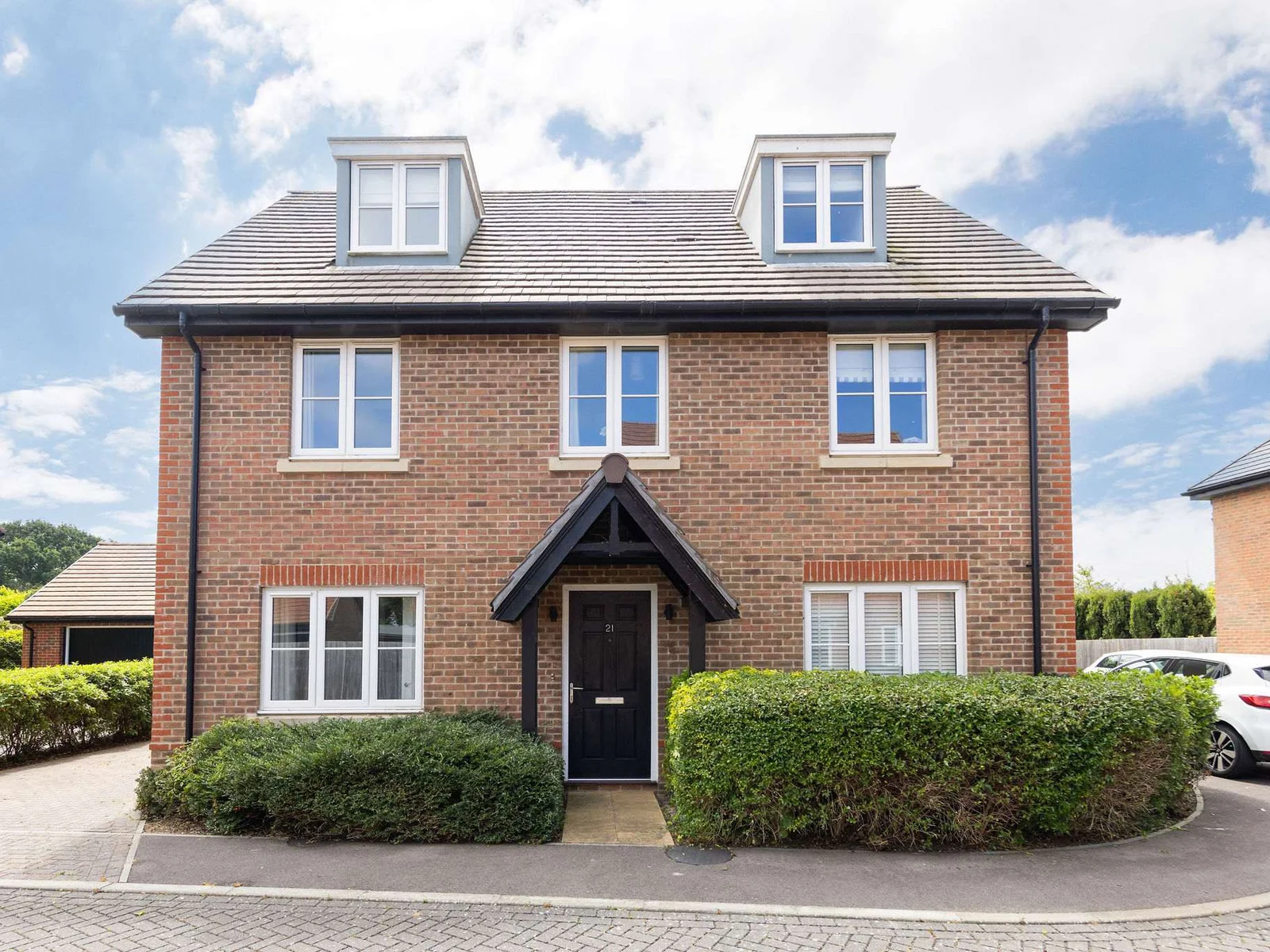 Modern Family Retreat Nr Beaches and Marina